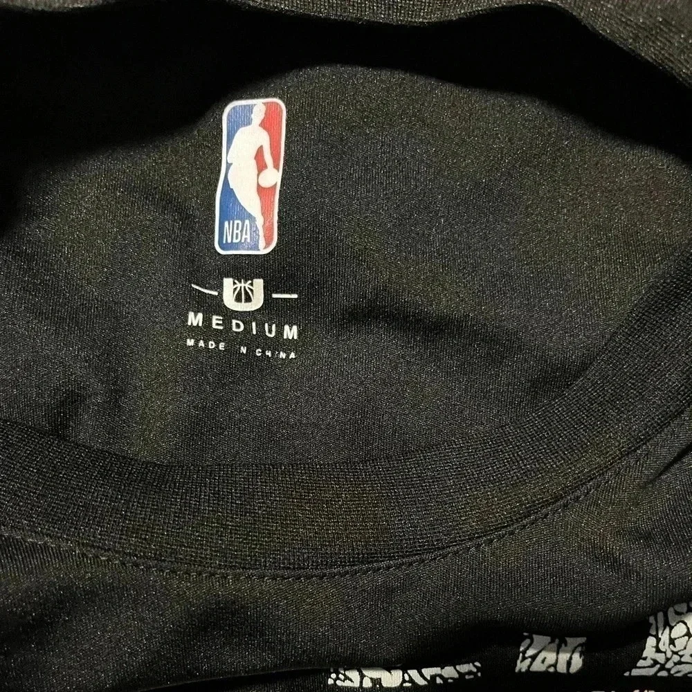 NBA  LA Lakers Black T-Shirt Sz M - Picture 4 of 4